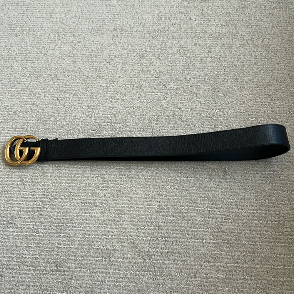 Gucci belt size 90. Black